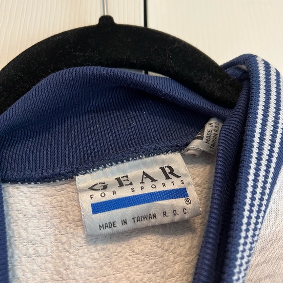 Authentic Vintage YALE Polo Crew - Picture 2 of 4